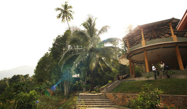 <b> AYU PIYASA｜アーユピヤサ</b>　「癒しと浄化のアーユルヴェーダビューティキャンプ」