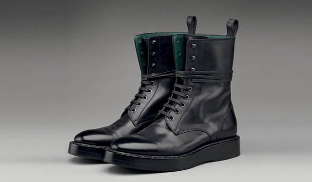 <b>BOTTEGA VENETA｜ボッテガ・ヴェネタ</b> 12万6000円