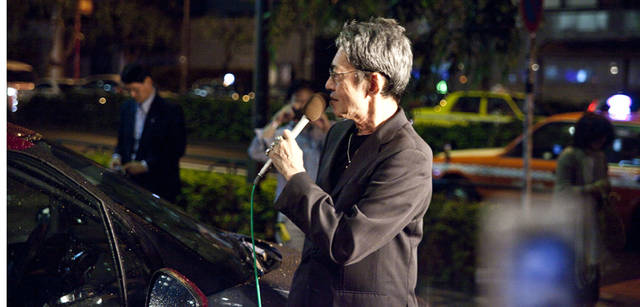   「アンチレトロナイト」　作家／DJのロバート・ハリスさん。