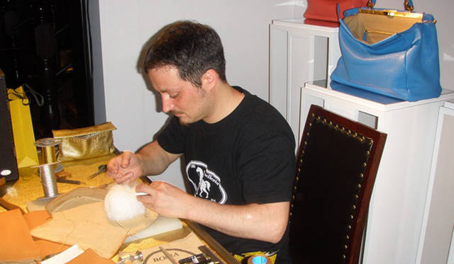 <b>FENDI｜フェンディ</b>　ローマから職人が来日し、実際に製作過程を見せた。