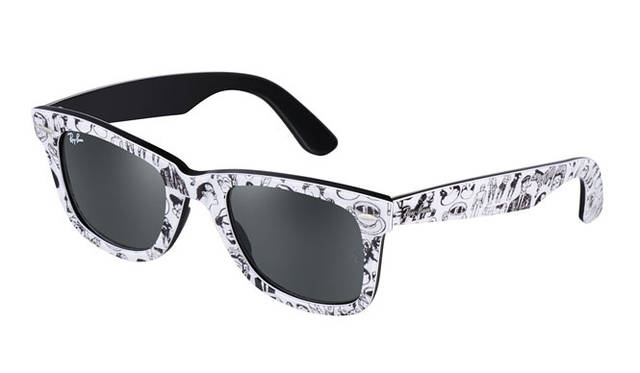 <b>Ray-Ban｜レイバン</b>　「Ray-Ban Rare Prints Summer collection」 COMICS<br>「コミック」シリーズ（ブラック、ホワイト、ラズベリー、ブルー）のウェイファーラーでは、モノクロのスケッチが描かれている。カラーバリエーションのひとつでは、フロントがスケッチ、内側はブラックになっている。