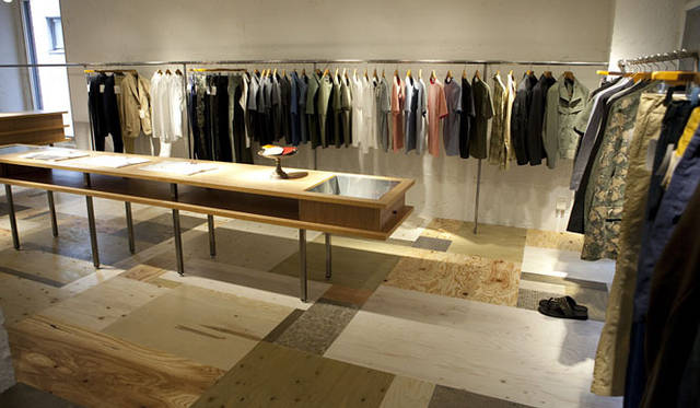 <b>WHEREABOUTS│ウェアラバウツ</b>　フラッグシップショップ