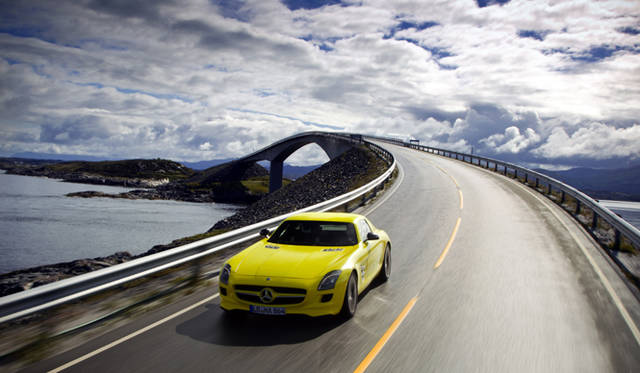 <b>Mercedes-Benz SLS AMG E-Cell｜メルセデス・ベンツ SLS AMG E-Cell</b>