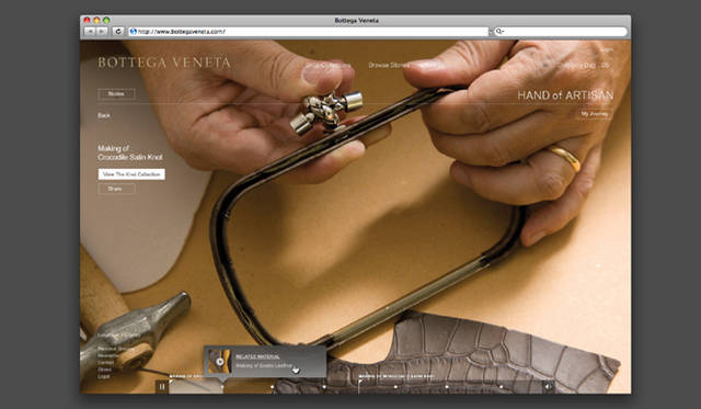 　「HAND of ARTISAN」というコーナーでは、ブランドを代表する手技であるイントレチャートから、技巧を尽くして編み込まれた貴金属の加工まで、見事な職人技が解説されている。