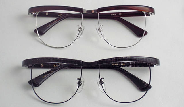 <b>Continuer｜コンティニュエ</b>　「Arumamika（アルマミカ）」 Mod.VIISI 各3万4650円