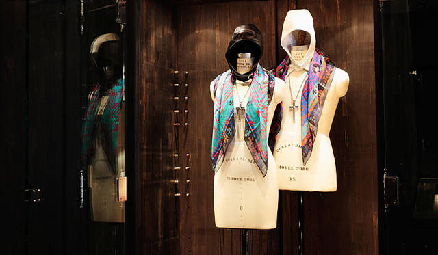 <b>CHROME HEARTS│クロムハーツ</b>　「CHROME HEARTS FOR MAPPLETHORPE」スカーフ7万6650円