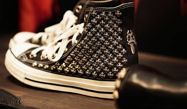 <b>CHROME HEARTS│クロムハーツ</b>　新作のパンクシリーズ　CH PLUSスタッズ付きコンバース45万1500円