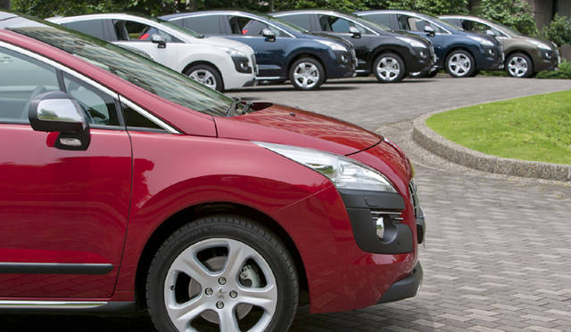 <b>PEUGEOT 3008｜プジョー 3008</b>