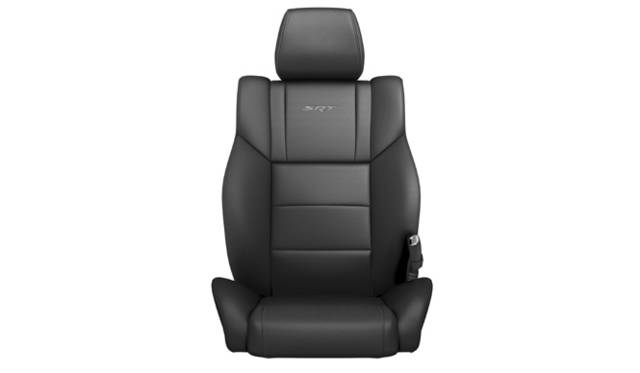 <b>JEEP GRAND CHEROKEE｜ジープ・グランドチェロキー</b>