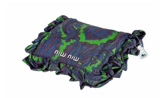 <b>MIU MIU｜ミュウミュウ</b>　日本限定78個！　日本限定ペイズリープリントバッグ　　2万9400円（予定）