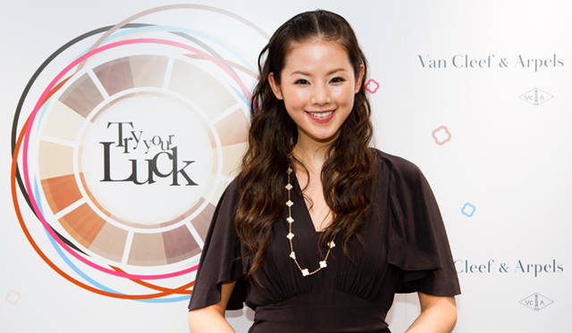 <b>Van Cleef & Arpels｜ヴァン クリーフ＆アーペル</b> 女優の小西真奈美さんも「ラッキーデイ」のゲストとして登場。