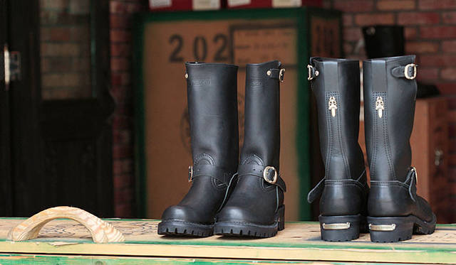 <b>CHROME HEARTS｜クロムハーツ</b>　「CHROME HEARTS × WESCO」<br>「BOSS 11 HEIGTH DAGGER（エンジニアブーツ）」37万8000円