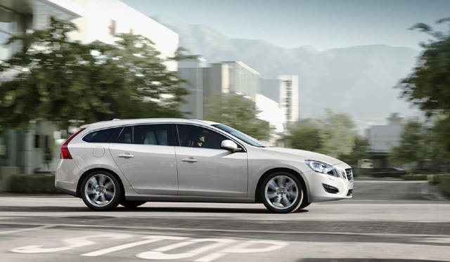 <b>VOLVO V60｜ボルボ V60</b>