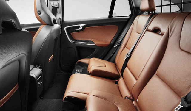 <b>VOLVO V60｜ボルボ V60</b>