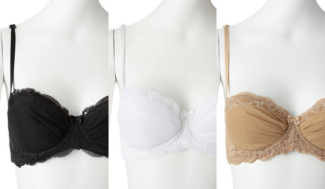 <b>STUDIO SHINNO｜スチューディオ シンノ</b>　イタリアで熟練の職人が作ったランジェリーは、やわらかい着け心地が秀逸。丸みのあるバストに仕上げてくれる。ブラジャー1万4700円（STUDIO SHINNO／スチューディオ新野）