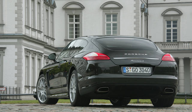 <b>PORSCHE PANAMERA｜ポルシェ パナメーラ</b>　パナメーラ4