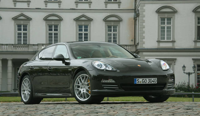 <b>PORSCHE PANAMERA｜ポルシェ パナメーラ</b>　パナメーラ4