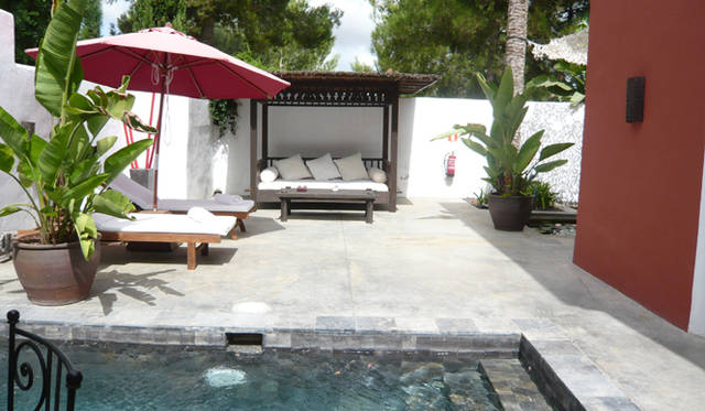 連載｜イビザから極上のチルアウトをお届け──Ibiza Chillout Lounge Vol.01　イビサのホテルはオーナーの個性が色濃く反映されている場所が多く、オリジナリティ溢れるインテリアは見ていて飽きることがない。