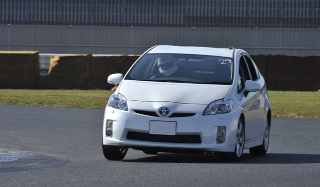 トヨタ プリウス｜TOYOTA PRIUS