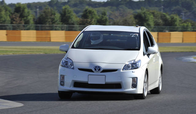 トヨタ プリウス｜TOYOTA PRIUS