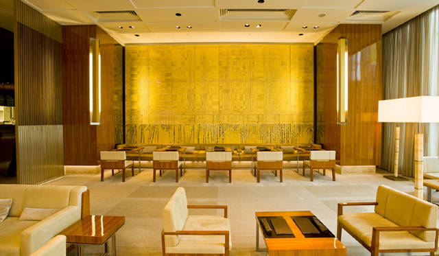 <b>GUCCI｜グッチ</b>　グッチ カフェ｜東京都中央区銀座4-4-10 グッチ銀座4F　Tel. 03-3562-8112　営業時間｜11:00～20:00  Photo by IIDA NOBUO