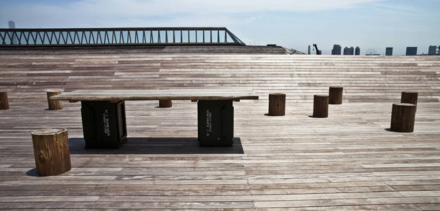 <b>シトロエン DS3 × 中村貞裕</b>　東京湾が一望できる開放的なルーフトップ。すでに、このスペースで今夏開催予定のイベントもあるとか。