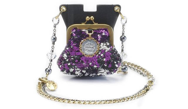 <b>スマートフォン対応バッグ｜DOLCE&GABBANA｜ドルチェ＆ガッバーナ</b>　カラー展開はブラック、ゴールド、ピンクの３パターン。バッグ8万2950円[9月下旬入荷予定]（ドルチェ＆ガッバーナ／ドルチェ＆ガッバーナ ジャパン）