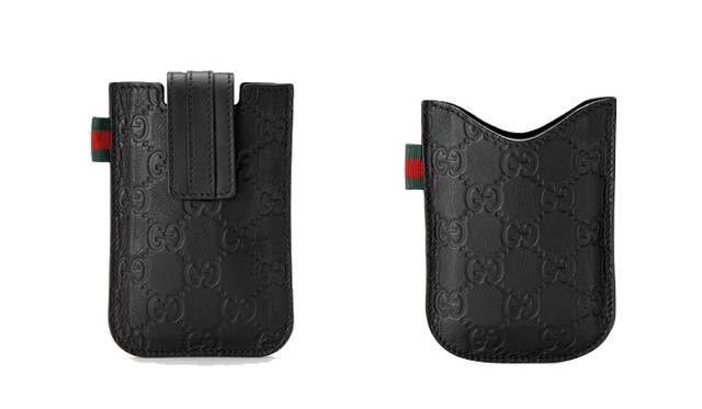 <b>iPhoneケース・Blackberryケース｜GUCCI｜グッチ</b>　エンボス加工がほどこされたグッチシマ ゴンマータに、ブランドアイコンであるグリーン・レッド・グリーンのウェブ ディテールがあしらわれて。＜左＞iPhone 3Gケース　2万1000円　＜右＞Blackberryケース　2万1000円（ともにグッチ／グッチ ジャパン）　©GUCCI