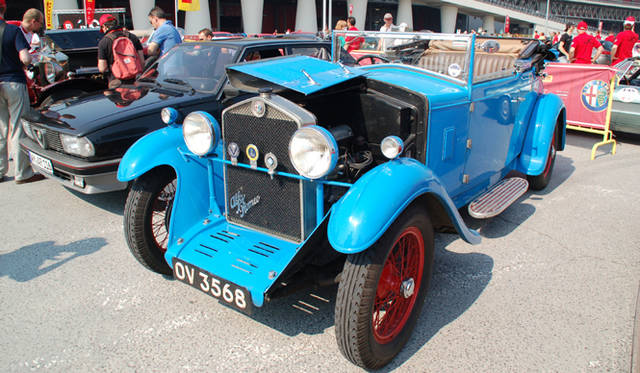 665_16 <b>Alfa Romeo 1910-2010|アルファ ロメオ100周年イベント</b><br />今回もっとも旧いモデルのひとつ。1928年の6C1750ジェイムズ・ヤング製D.H.C.。新車のときから英国に生息する個体とのこと。