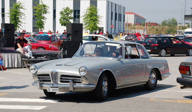 665_26 <b>Alfa Romeo 1910-2010|アルファ ロメオ100周年イベント</b><br />アルファ ロメオ2000をベースとして’60年に一品製作、あるいは数台のみが手作りされたと推測されるヴィニャーレ製のクーペ。