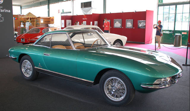 665_47 <b>Alfa Romeo 1910-2010|アルファ ロメオ100周年イベント</b><br />今年4月のヴィラ・デステ・コンクールにも出品された2600ピニンファリーナ・スペチアーレ。この展覧会の質の高さをうかがわせる。