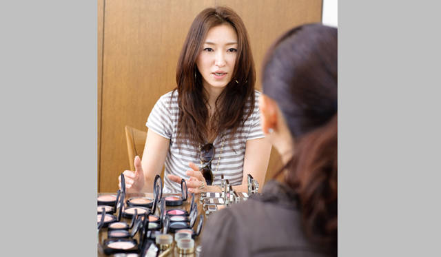 藤原美智子× 永富千晴｜ 「藤原美智子流、この秋のトレンドメイク」　永富千晴さん