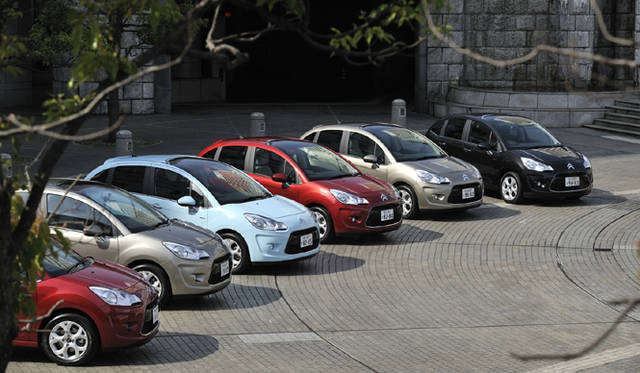 <b>CITROEN C3｜シトロエン C3</b>