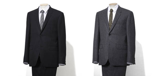 <b>MARGARET HOWELL｜マーガレット・ハウエル</b>　左／ジャケット8万4000円、トラウザーズ4万2000円、シャツ2万8350円、ネクタイ1万3650円<br>右／ジャケット9万1350円、トラウザーズ4万5150円、シャツ2万5200円、ネクタイ1万3650円