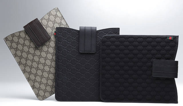 <b>GUCCI｜グッチ</b>　左から、iPadケース「GGプラス」　2万8350円、「グッチッシマゴンマータ」　3万4650円、「ネオプレン」　3万450円（グッチ／グッチ ジャパン）