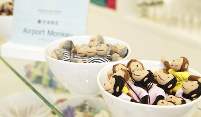 <b>UNITED ARROWS｜ユナイテッドアローズ</b>　ジ エアポート ストア ユナイテッドアローズ 羽田空港第2ターミナル店　空港限定UAモンキー