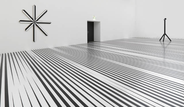 <b>BALLY｜バリー</b>　フィリップ・デクローザ（Philippe Decrauzat）の作品より。