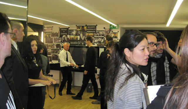 <b>DOLCE＆GABBANA｜ドルチェ＆ガッバーナ</b>　2010-11年秋冬メンズコレクションバックステージ　© CNN