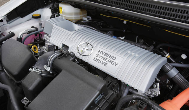<b>エコカー3モデル乗りくらべ新潟ツアー 後篇</b>　トヨタが誇るハイブリッドエンジン。