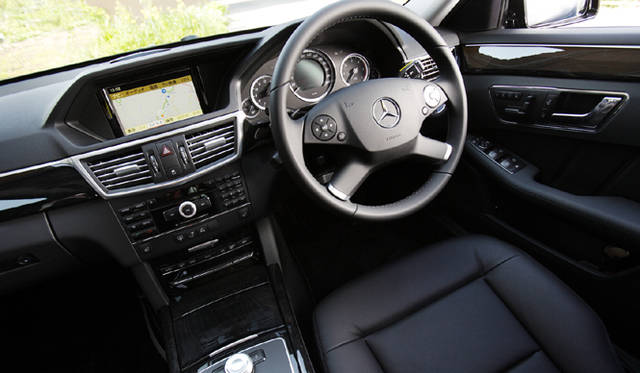 <b>エコカー3モデル乗りくらべ新潟ツアー 後篇</b>　慣れると至極使いやすいというメルセデスのコントロールパネル。