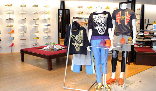 <b>Onitsuka Tiger｜オニツカタイガー</b>　オニツカタイガー東京