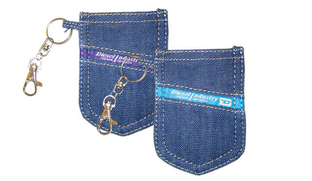 <b>DIESEL｜ディーゼル</b>　キャンペーン期間中にデニムを購入すると、コインポケットをモチーフにしたデニム製小物ケースがプレゼントされるという特典が。（画像はイメージ。なくなり次第終了）