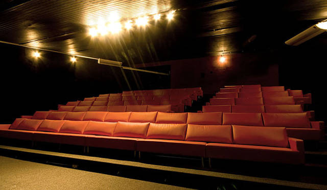 <b>ヤマダユウ｜method</b>　 method的シンガポール案内　「OLD SCHOOL」のシアター。充実した施設がうらやましい。