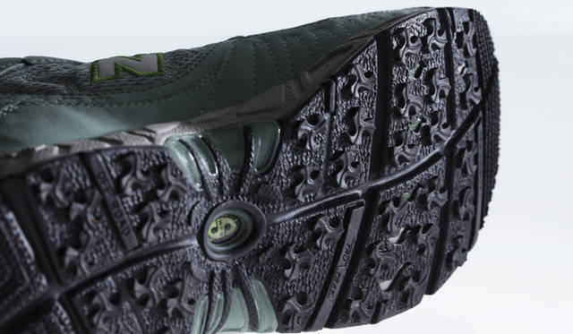 <b>new balance｜ニューバランス</b> 「WT703GH」 ソールには不整地でも地面をしっかりとつかむTRUE-TRACKを採用