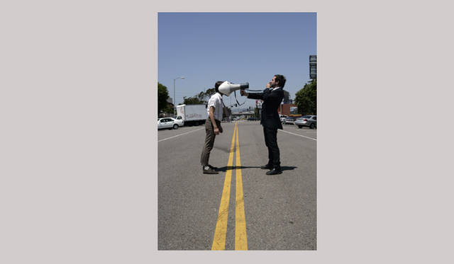 <b>ディディエ・フィウザ・フォスティノ「Agnosian Fields」展</b>　ハンド・アーキテクチャ / 2009 / パフォーマンス / Perfoma 09, ニューヨーク　©courtesy of Bureau des Mésarchitectures