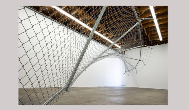 <b>ディディエ・フィウザ・フォスティノ「Agnosian Fields」展</b>　ポイント・ブレイク / 2009 / インスタレーション / Laxart、ロサンゼルス　©courtesy of Kelly Barrie