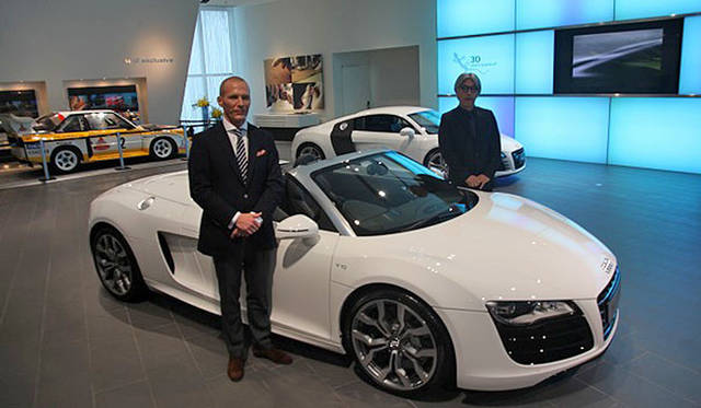 <b>アウディ×坂本龍一</b> “カーボン オフセット プロジェクト”プレス発表会　坂本龍一氏、ドミニク・ベッシュ社長、R8 Spyderとともに