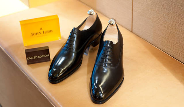 <b>JOHN LOBB｜ジョンロブ</b>　ジョンロブ丸の内店　5周年記念モデル 「MARUNOUCHI 2010」 （2010年10月発売予定）