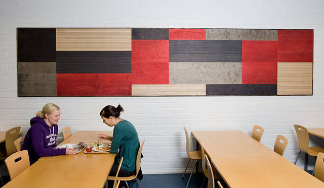 <b>HIRAMEKI Design × Finland</b>　2010年10月29日（金）～11月7日（日）、東京・新宿「リビングデザインセンターOZONE」にて開催<br>CWP カラード・ウッド・プロダクツ