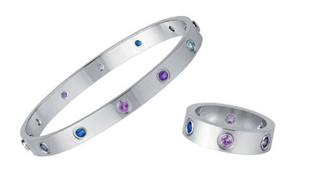 <b>CARTIER｜カルティエ</b><br />左：「LOVE」コレクション ブレスレット、WG×ブルーサファイア×ピンクサファイア×ラベンダースピネル×アメシスト×アクアマリン、78万7500円 <br />右：「LOVE」コレクション リング、WG×ブルーサファイア×ピンクサファイア×ラベンダースピネル×アメシスト×アクアマリン、25万6200円